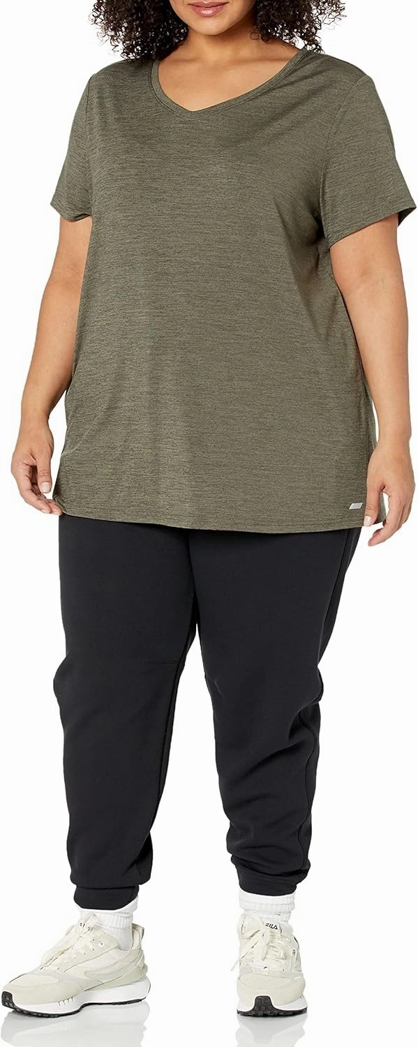 Amazon Essentials Women's Active Quick Dry Tech Stretch Short-Sleeve V-Neck T-Shirt (Available in Plus Size), Pack of 2