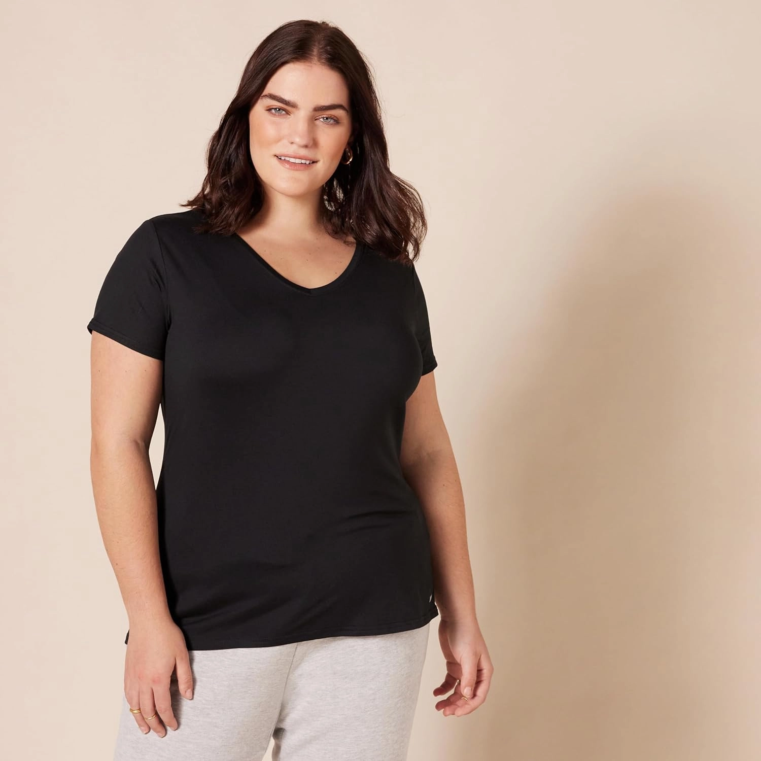 Amazon Essentials Women's Tech Stretch Short-Sleeve V-Neck T-Shirt - Discontinued Colors, Multipacks