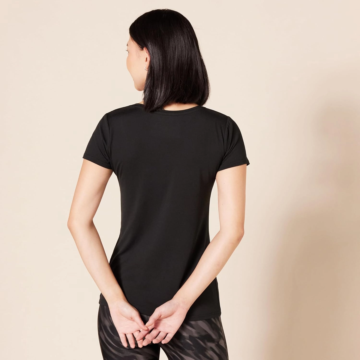 Amazon Essentials Women's Tech Stretch Short-Sleeve V-Neck T-Shirt - Discontinued Colors, Multipacks