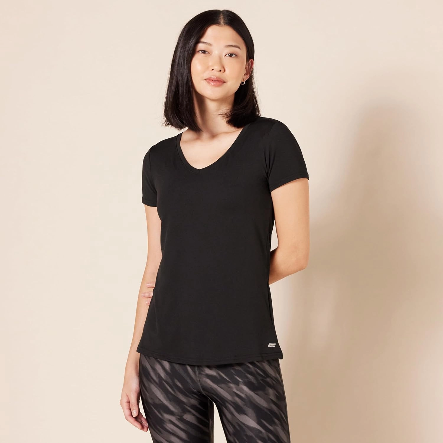Amazon Essentials Women's Tech Stretch Short-Sleeve V-Neck T-Shirt - Discontinued Colors, Multipacks