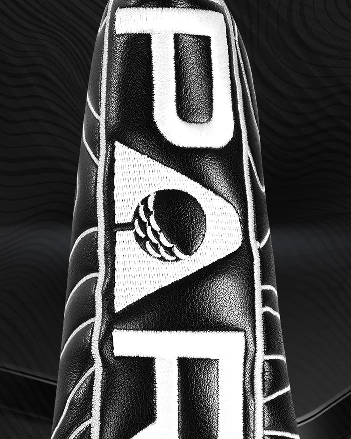 BIG TEETH Golf Blade Putter Cover Headcover Club Protector Par Putter Head Covers Magnetic Bar Closure for Scotty Cameron Taylormade Odyssey Golf Course Texture Pattern