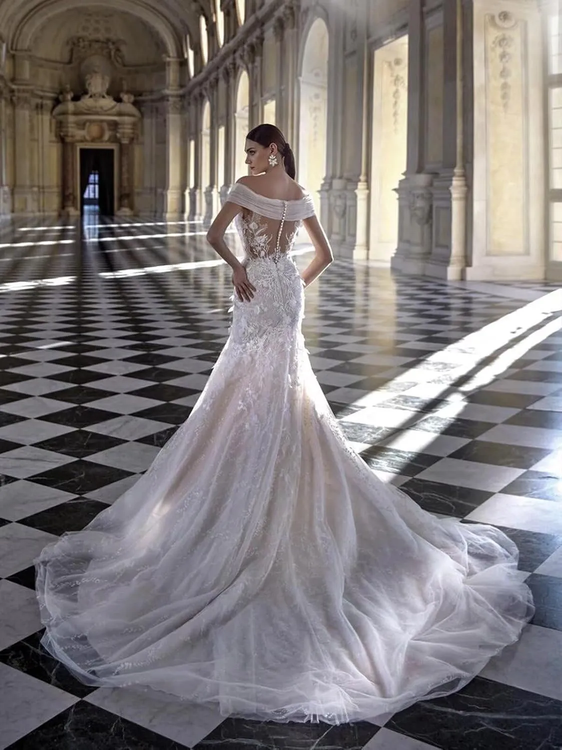 Boho Off Shoulder Tulle Wedding Dresses for Bride Lace Applique Long Train Bridal Gowns