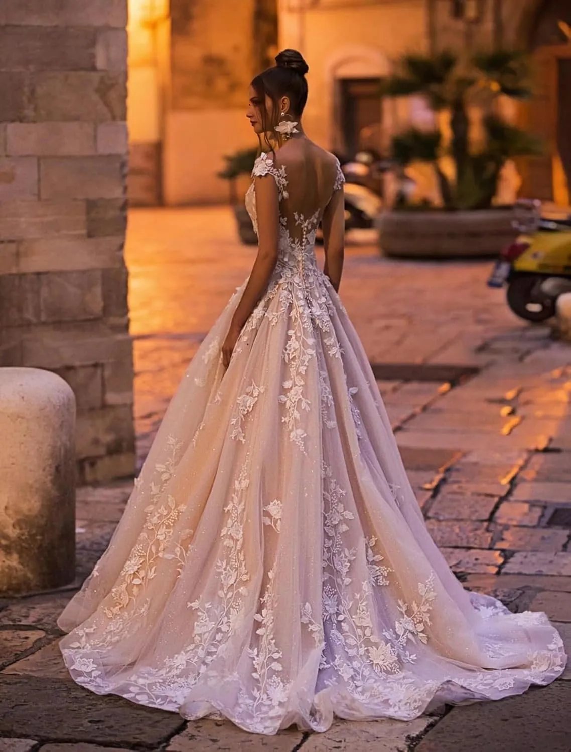 Boho Off Shoulder Tulle Wedding Dresses for Bride Lace Applique Long Train Bridal Gowns