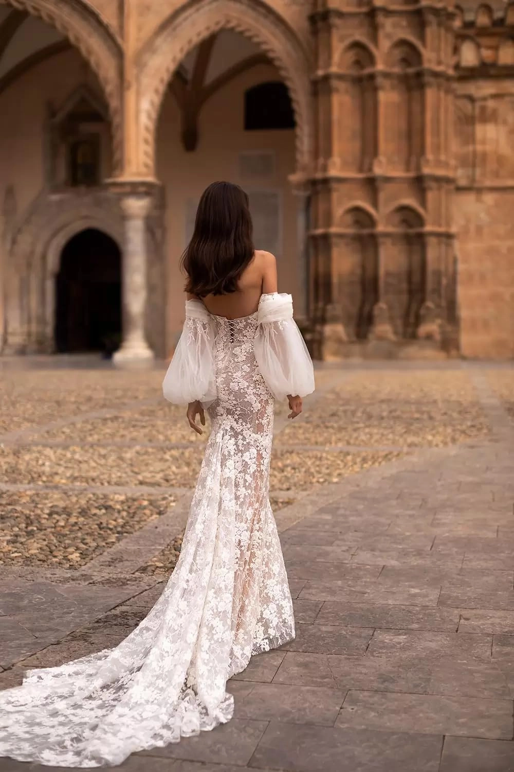 Boho Off Shoulder Tulle Wedding Dresses for Bride Lace Applique Long Train Bridal Gowns