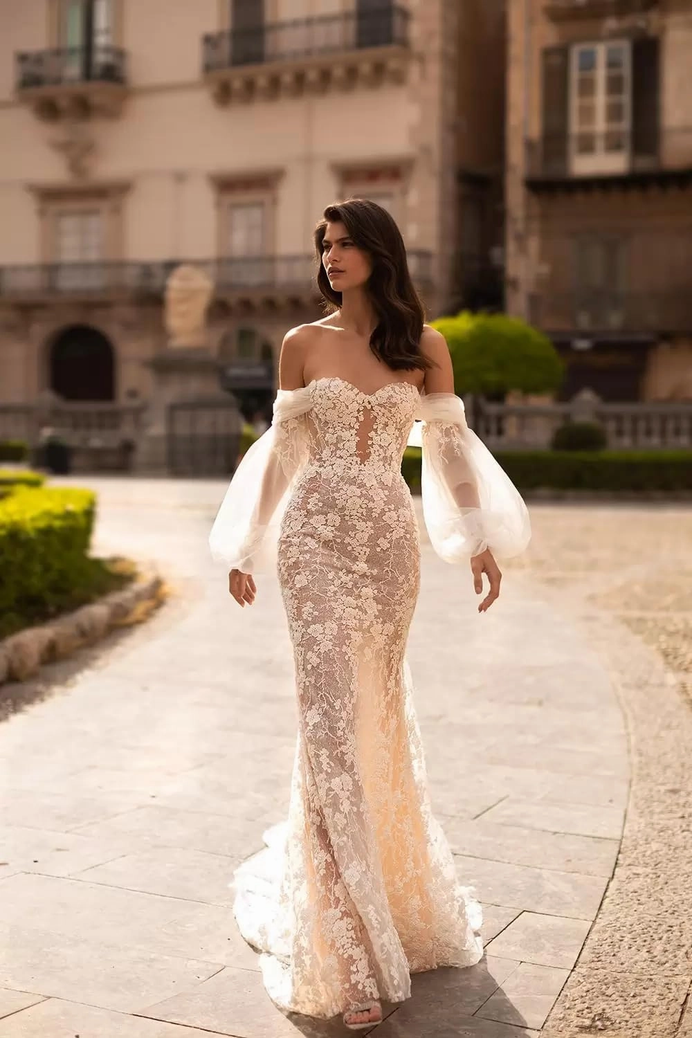 Boho Off Shoulder Tulle Wedding Dresses for Bride Lace Applique Long Train Bridal Gowns