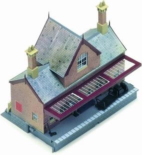 Hornby R8007 OO Gauge Booking Hall - Model Railway Accessories, Miniature Diorama Scenery Train Sets - Lifelike Train Booking Hall Model - Scale 1:76