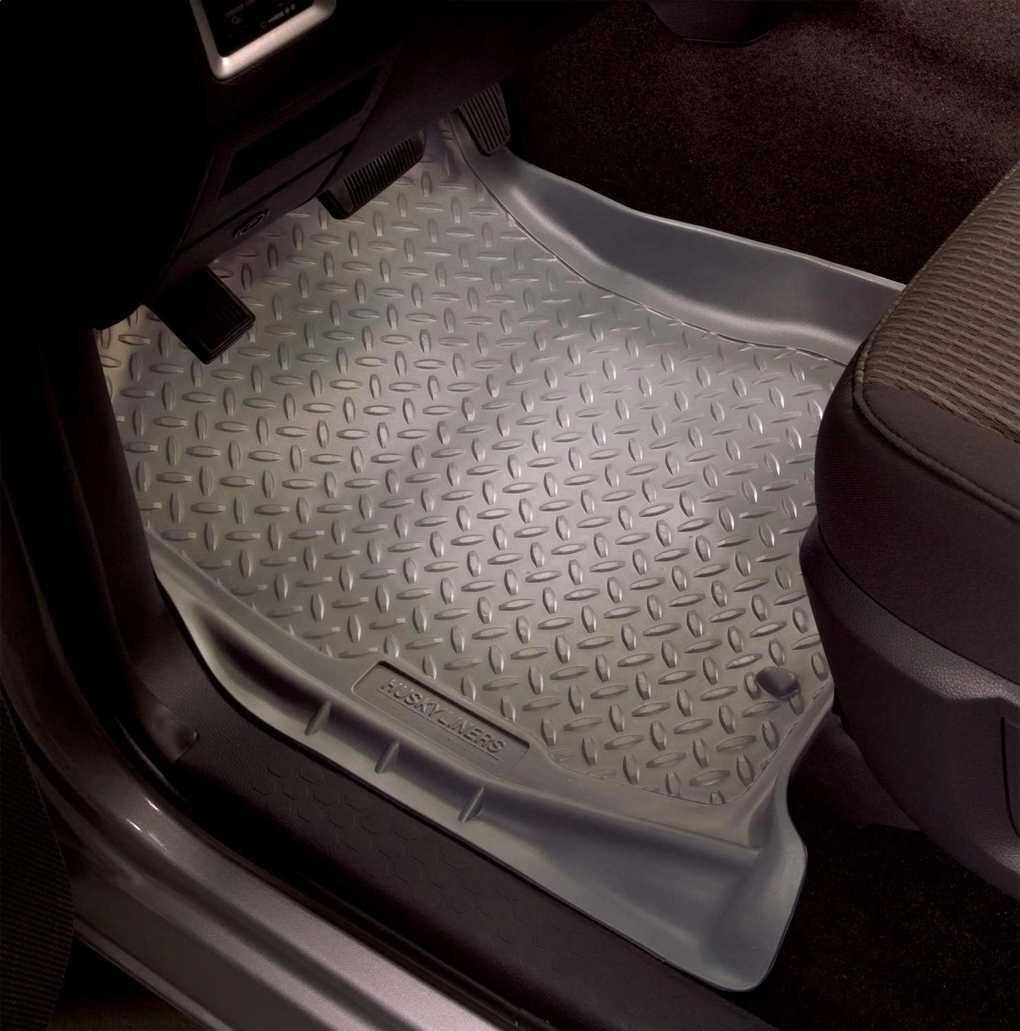Husky Liners Classic Style Series | 1996-2002 Toyota 4Runner | 2nd Seat Floor Liner, Black | 65701