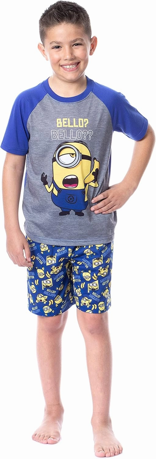 INTIMO Despicable Me Boys' Minions Bello? Raglan Sleep Pajama Set Shorts Shirt