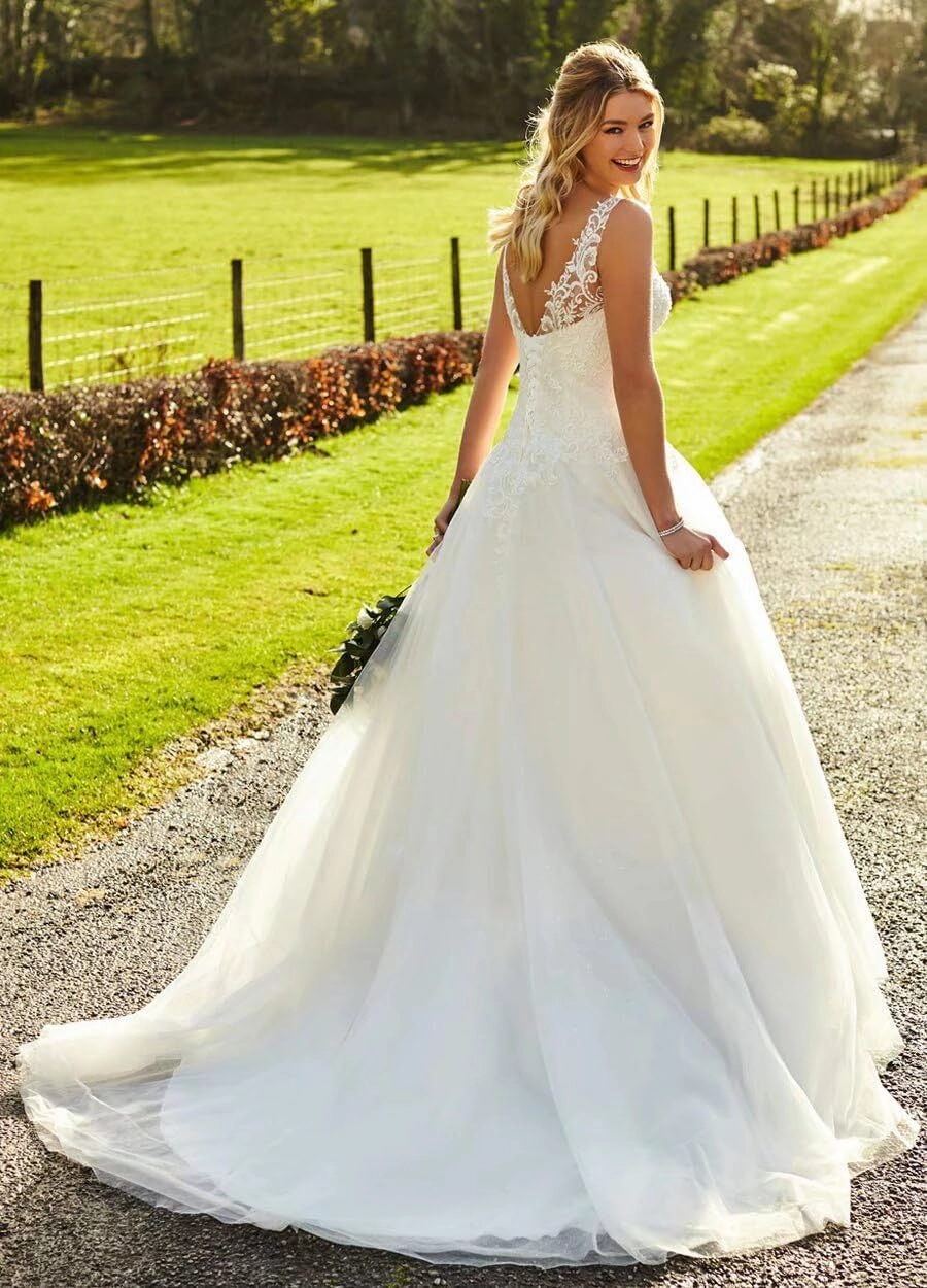 LORIE Wedding Dresses for Bride Long Sleeves 2025 Sexy V Neck A-Line Lace Applique Boho Beach Bridal Gowns with Train