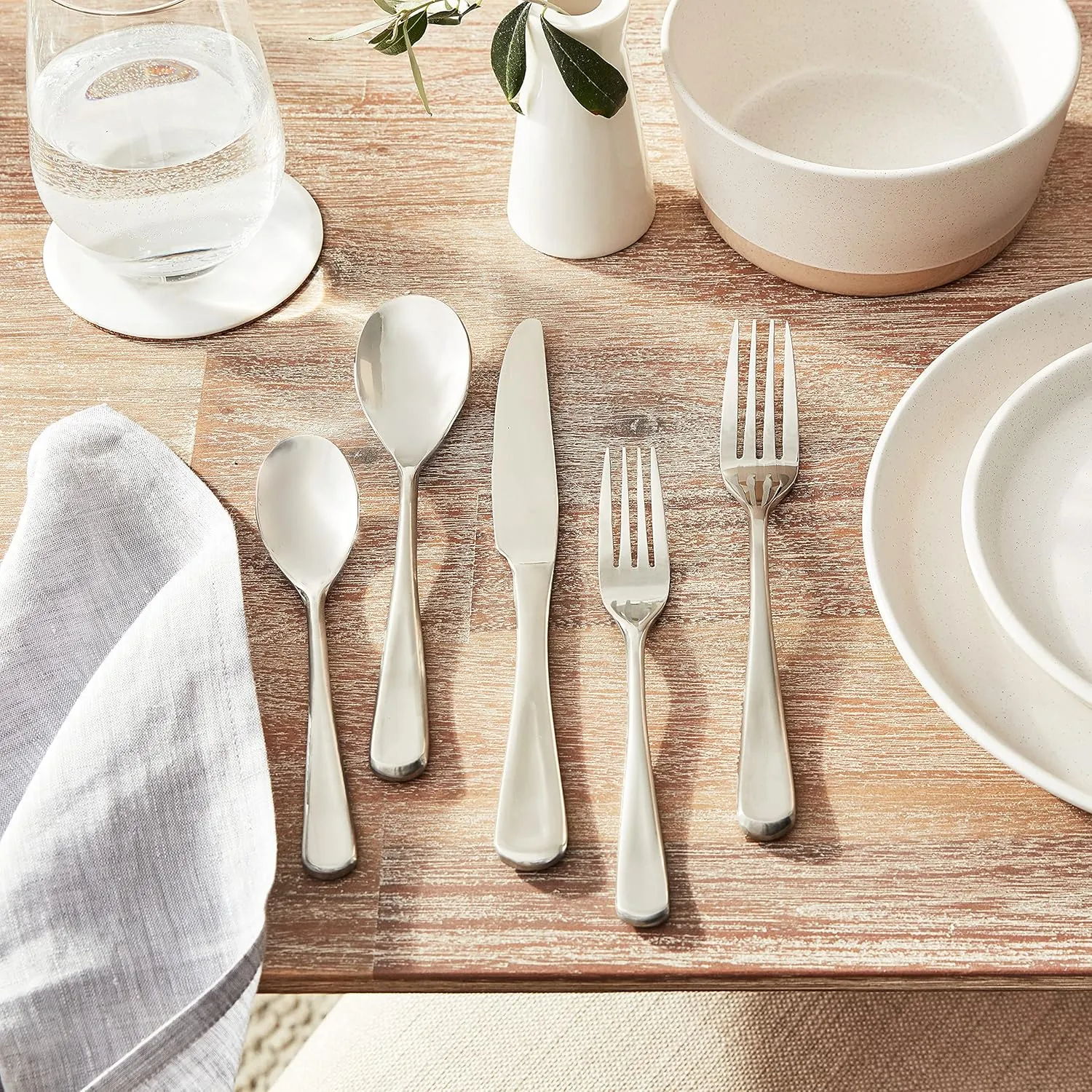 Mikasa 5098688 Philo 20-Piece Stainless Steel Flatware Set, Service for 4