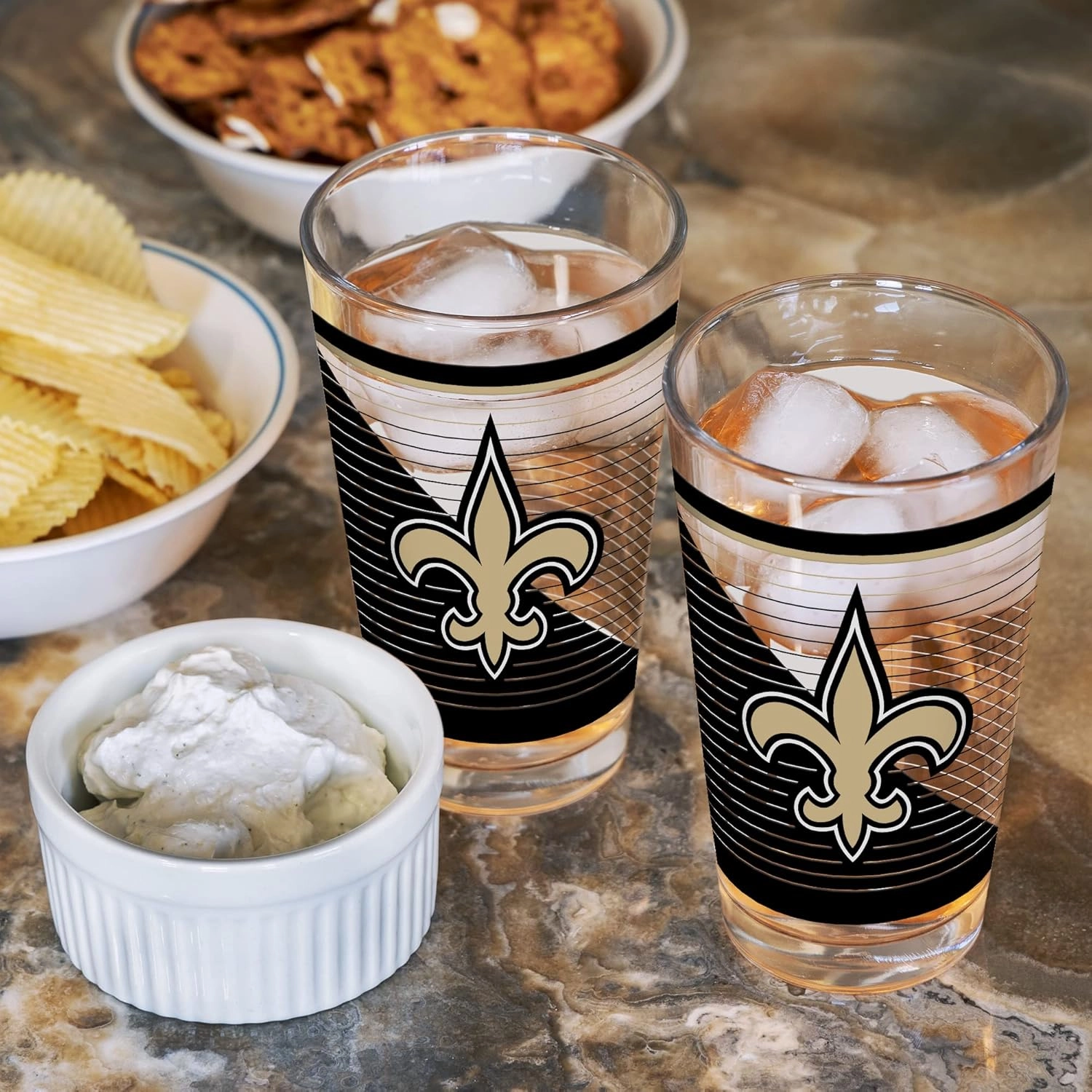 Rico Industries NFL Football Main 16 oz Pint Glasses with Digitally Printed Logo, Practical Set of 2 Classic Drinking Glasses, Dishwasher Safe