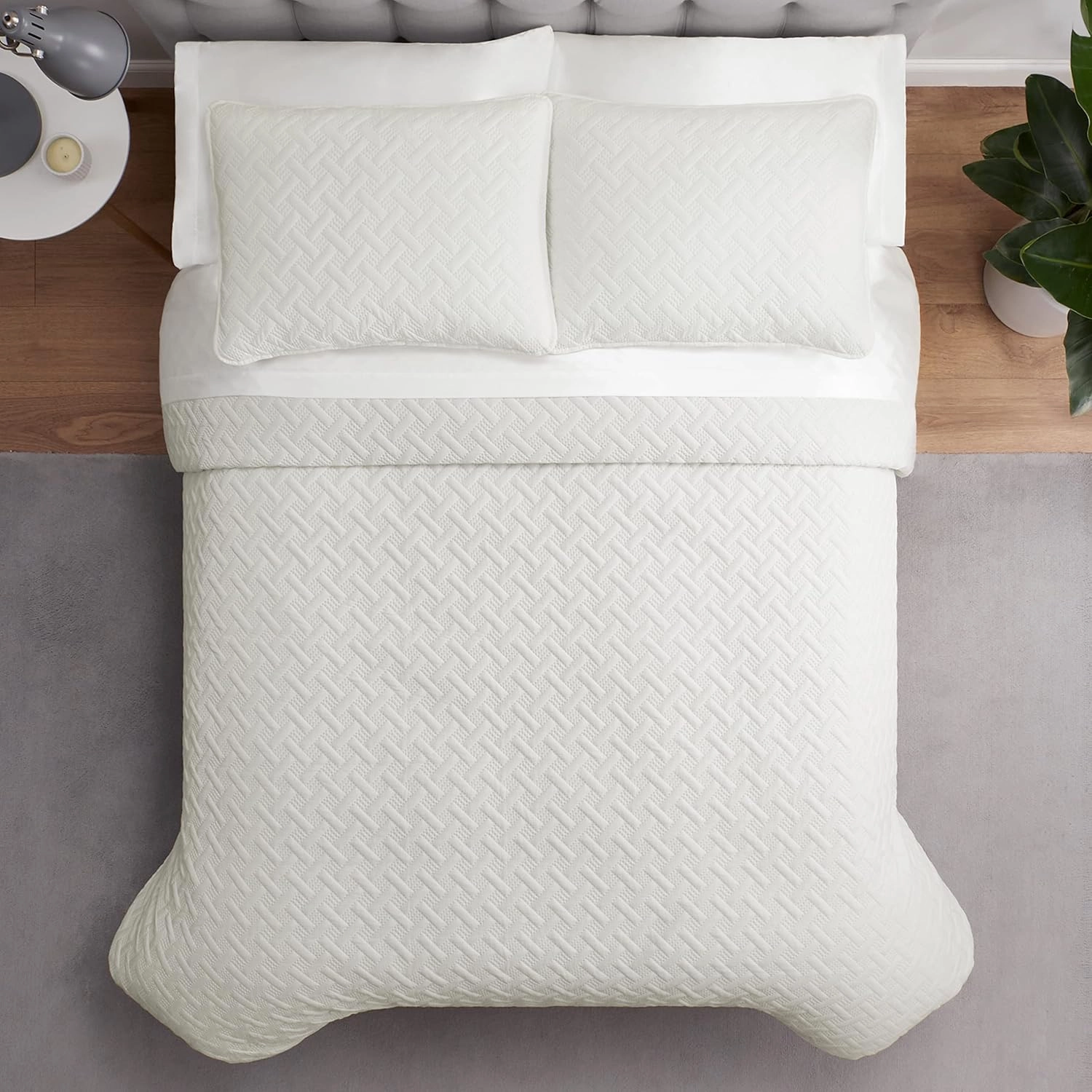 Serta ComfortSure Soft 3-Piece Full/Queen Quilt Bedding Set, Includes Bedspread/Coverlet and Pillow Shams, Bedding for All Seasons, Machine Washable, Ivory