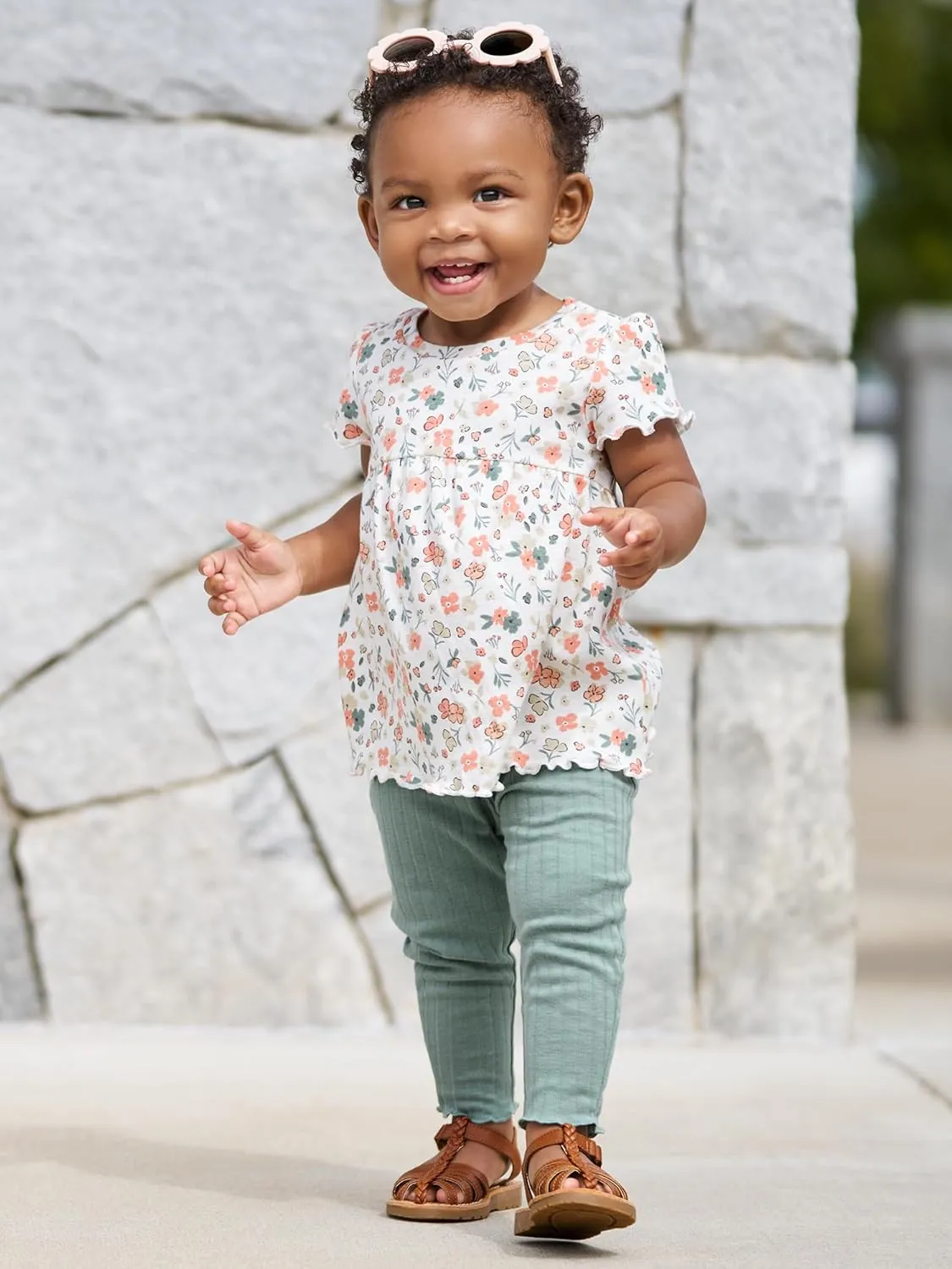 Simple Joys by Carter's Baby Girls' 4-Piece Short-Sleeve Shirts and Pants Playwear Set