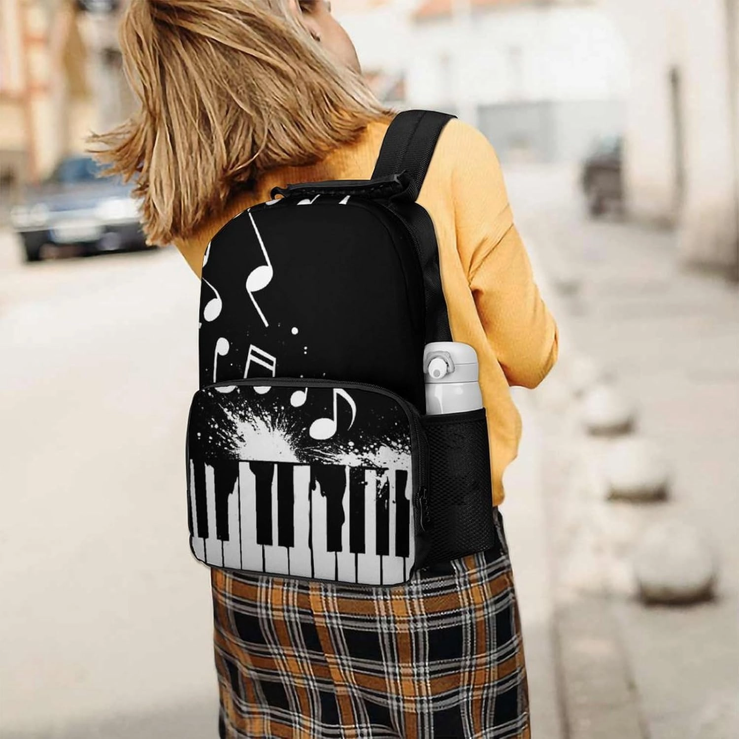 Supdreamc Men Women Polyester Black And White Piano Keys With Musical Notes Daypack Big Capacity Shoulder Bag With Smooth Zippers for Hiking Work Walking Cycling